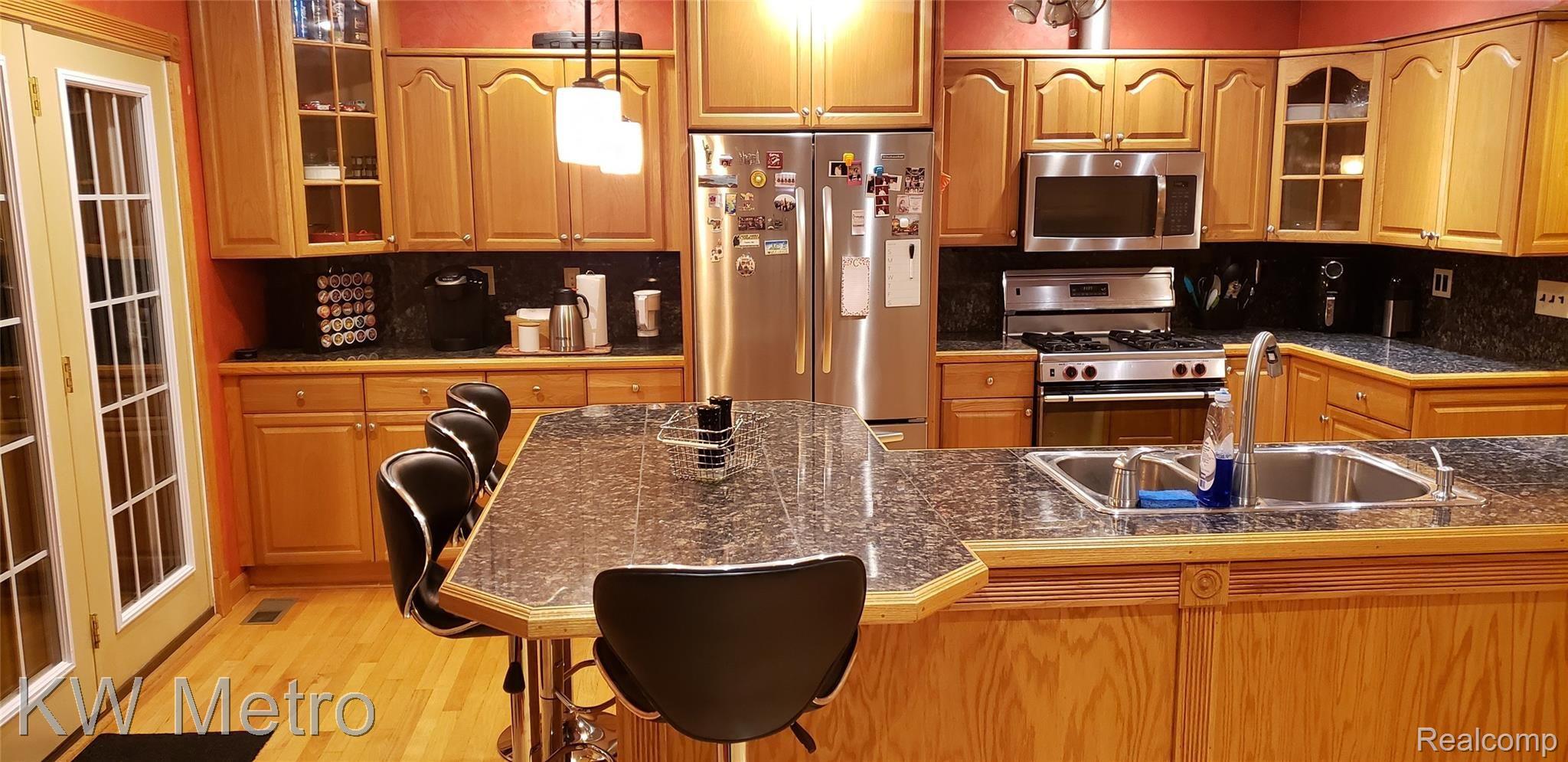 744 Dressler Lane Rochester, MI 48307 - Photo 7 of 38 Kitchen