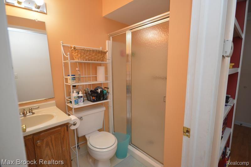 1635 Huntington Park Rochester, MI 48309 - Photo 9 of 18
