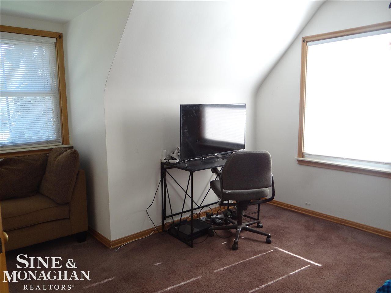 2037 Vernier Road, Unit 2041 VERNIER Grosse Pointe Woods, MI 48236 - Photo 32 of 38
