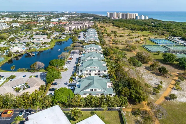 $3,200 | 820 Bella Vista Court South, Unit 20, Jupiter, FL 33477