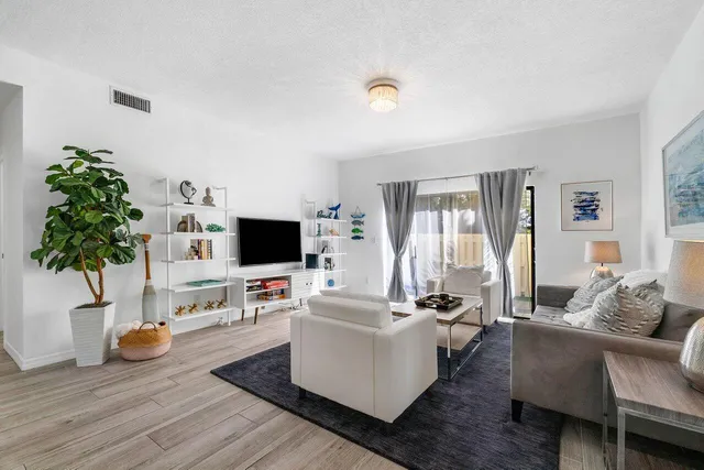 $3,200 | 820 Bella Vista Court South, Unit 20, Jupiter, FL 33477