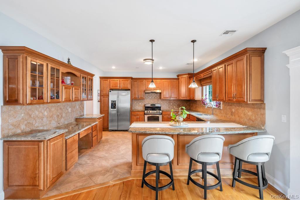 14 Kent Road Valley Stream, NY 11580 - Photo 5 of 31
