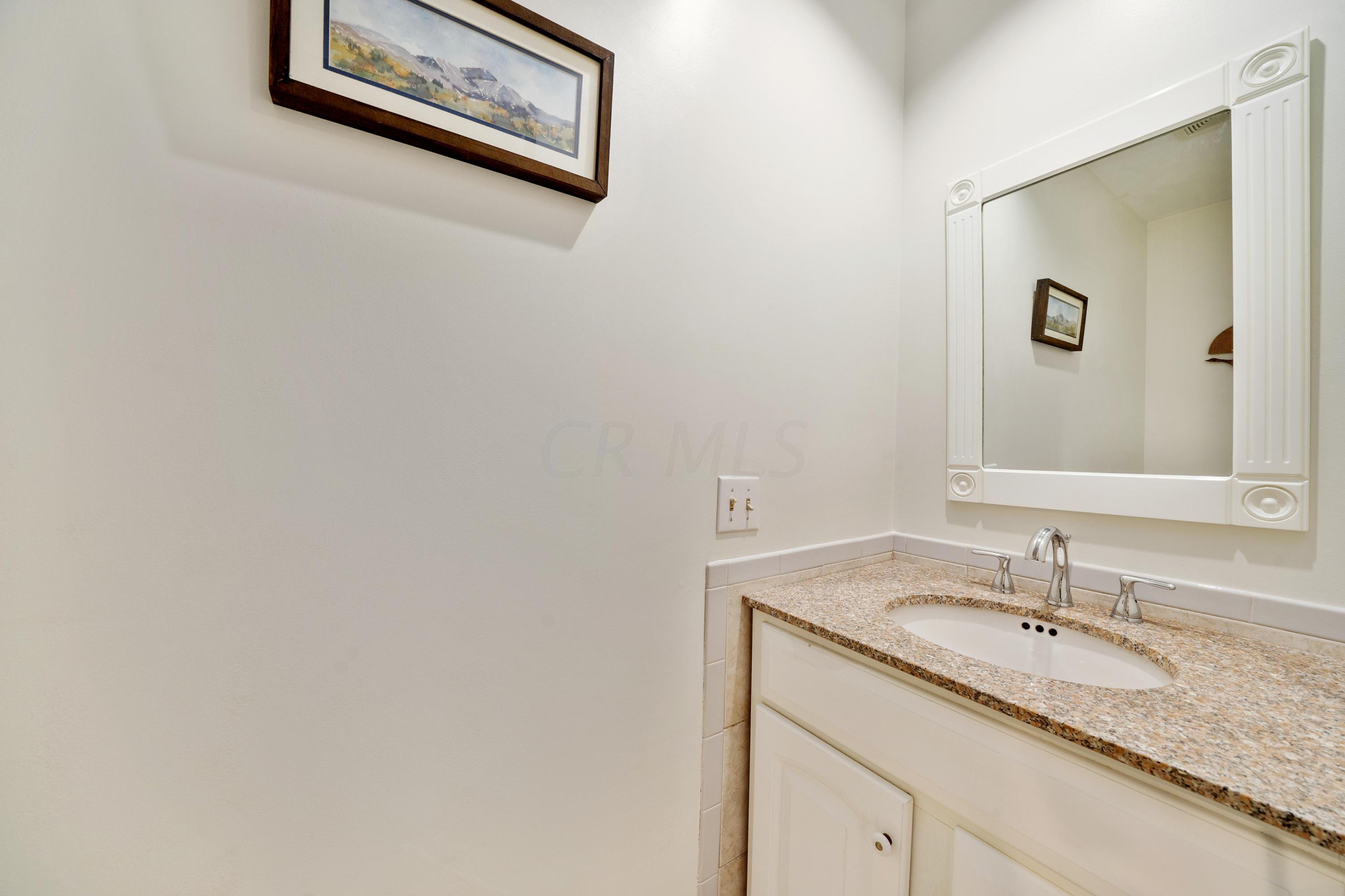 2467 Shrewsbury Road Columbus, OH 43221 - Photo 14 of 31