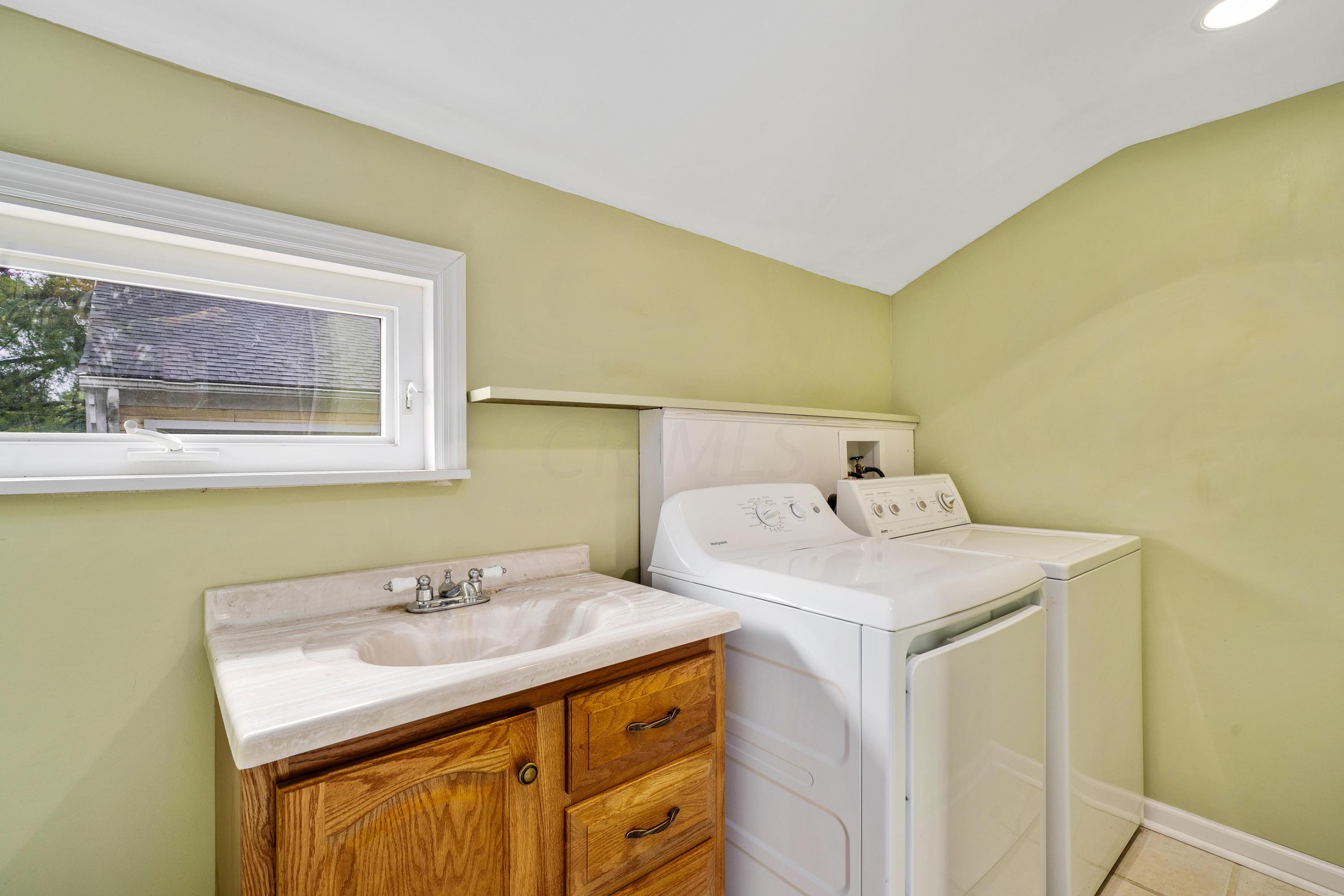 2467 Shrewsbury Road Columbus, OH 43221 - Photo 20 of 31