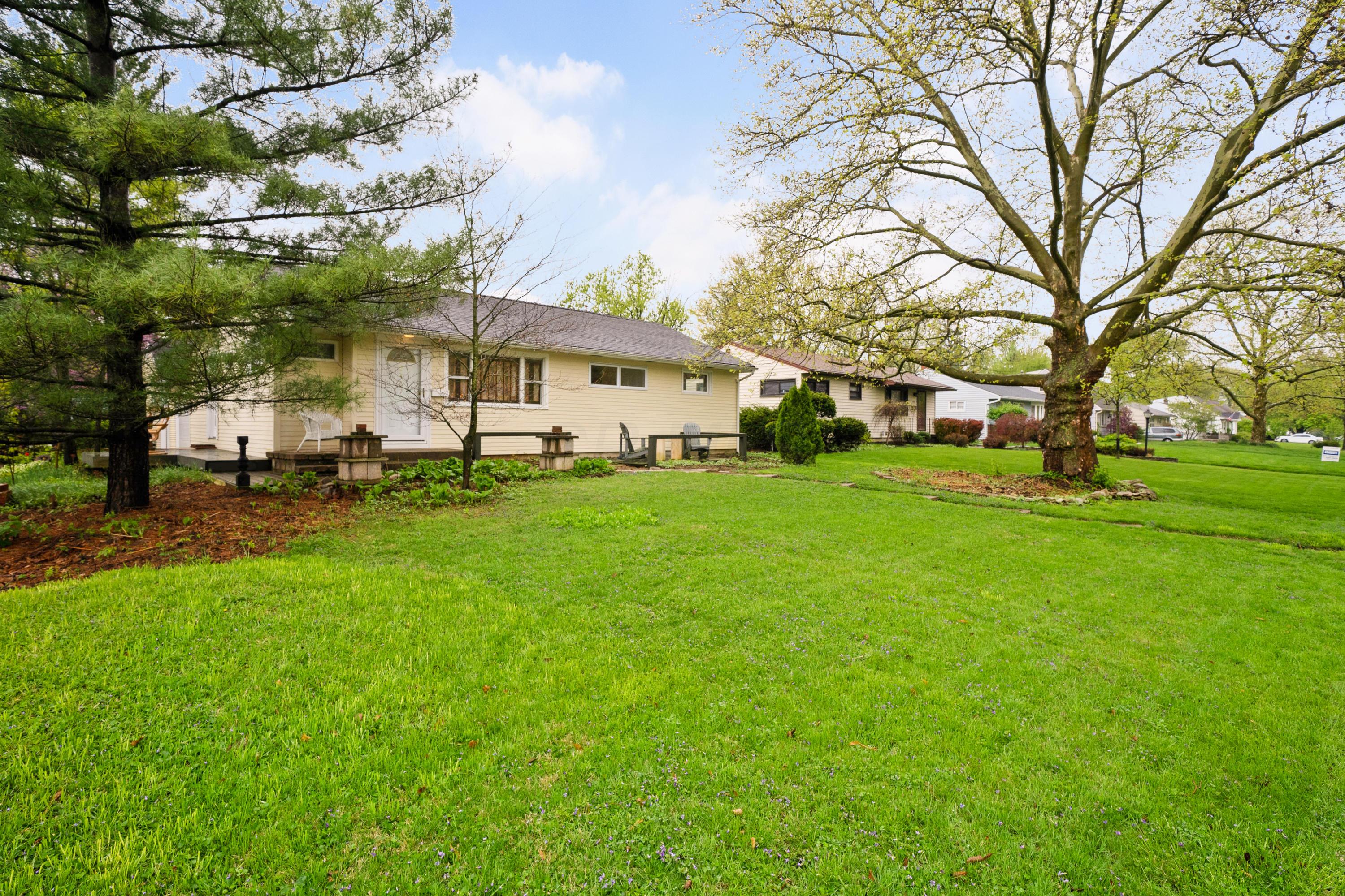 2467 Shrewsbury Road Columbus, OH 43221 - Photo 26 of 31