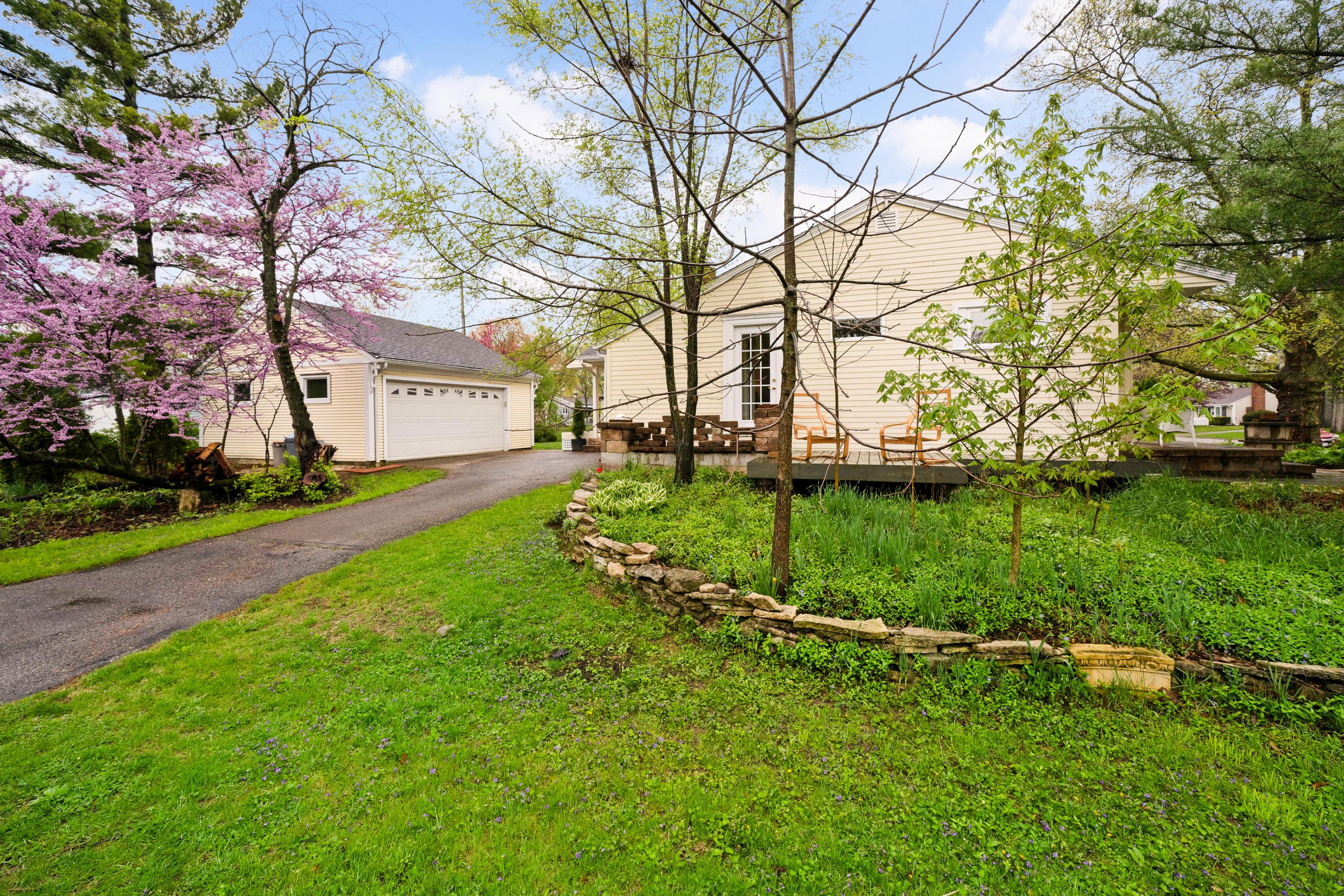 2467 Shrewsbury Road Columbus, OH 43221 - Photo 27 of 31
