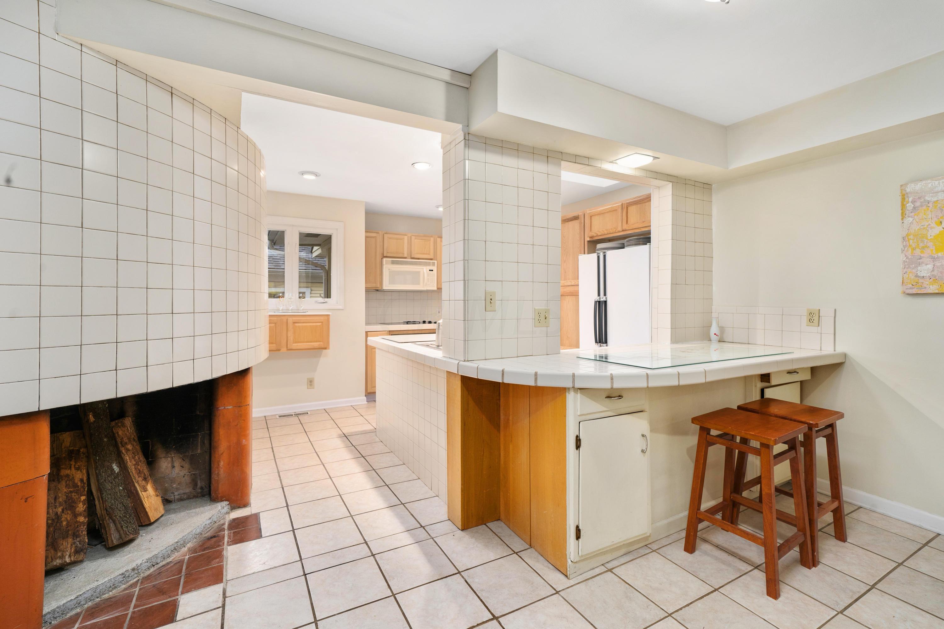 2467 Shrewsbury Road Columbus, OH 43221 - Photo 5 of 31