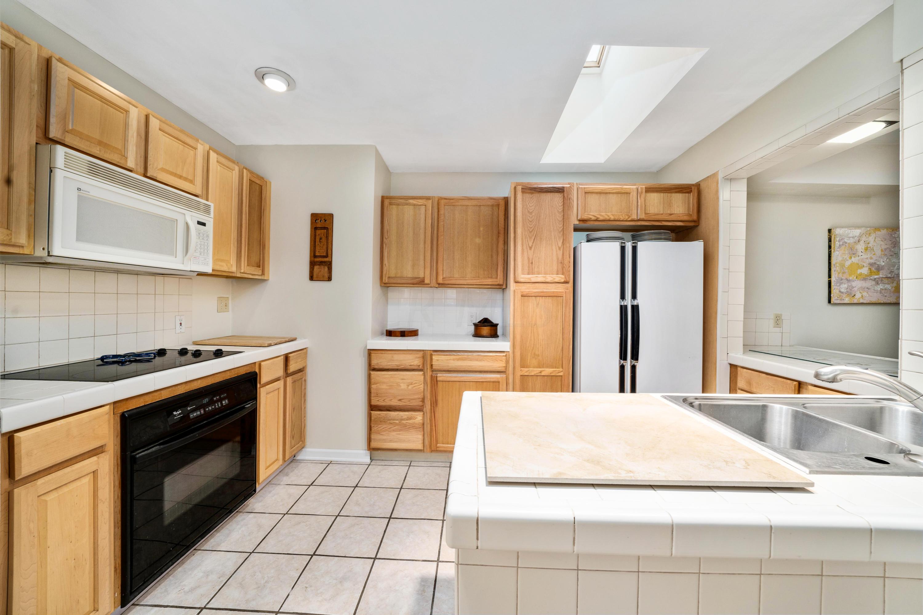 2467 Shrewsbury Road Columbus, OH 43221 - Photo 6 of 31