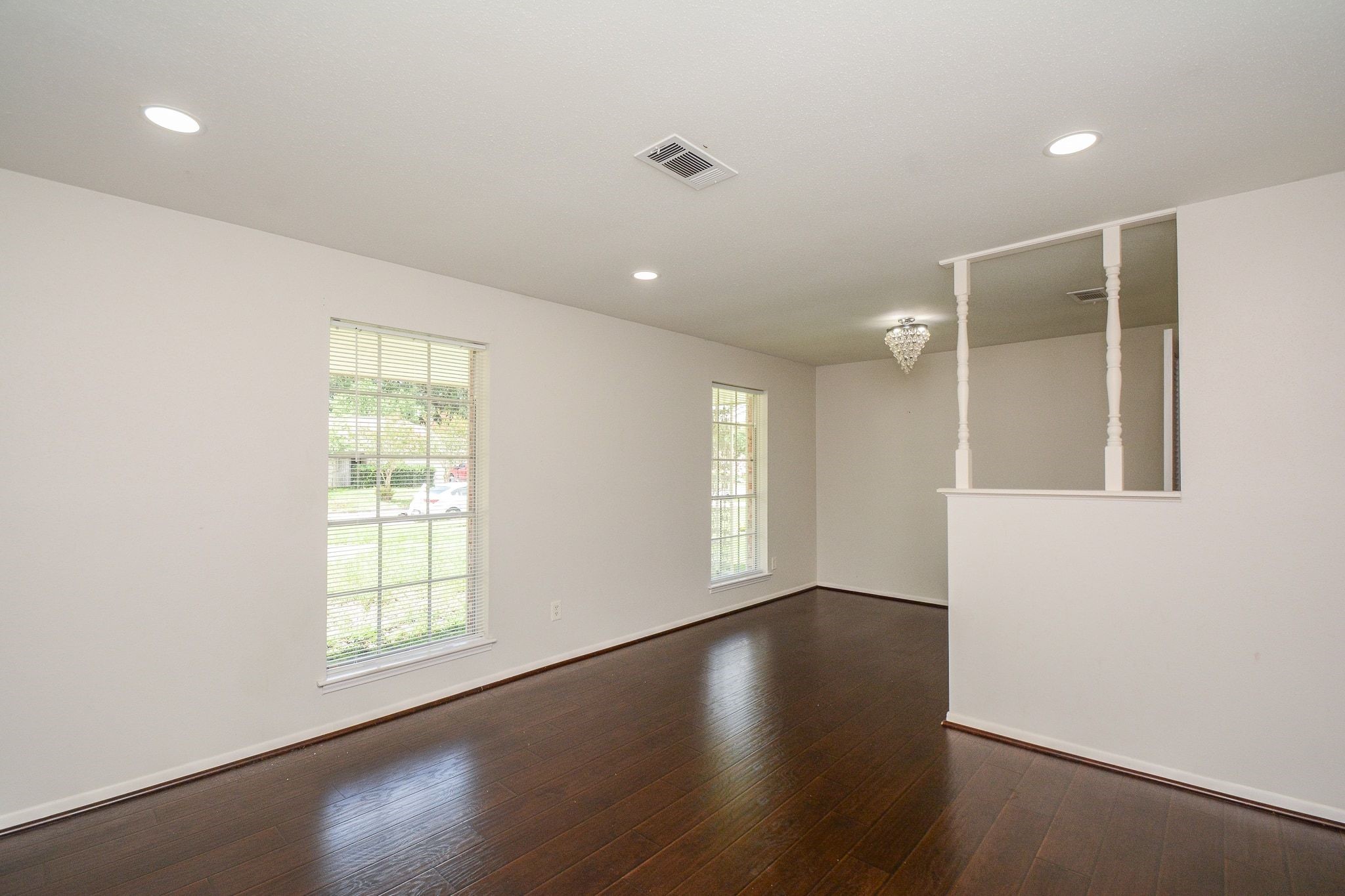 6002 Verdome Lane Houston, TX 77092 - Photo 4 of 49