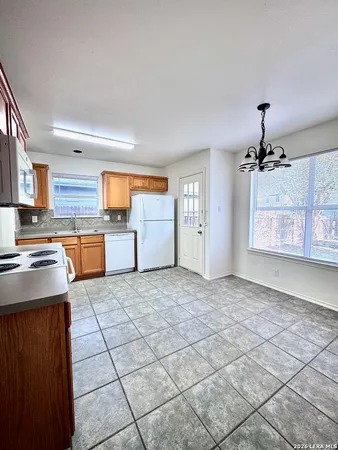 $1,750 | 6038 Woodway Court, San Antonio, TX 78249