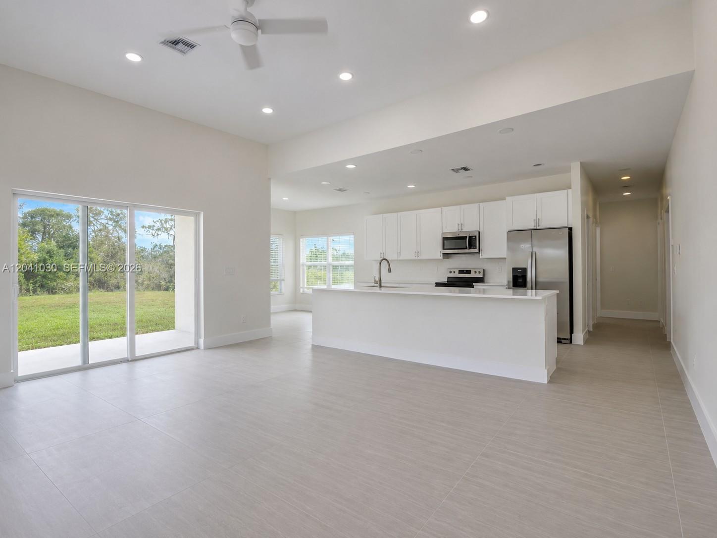 536 Lincoln Road Northeast Lake Placid, FL 33852 - Photo 5 of 15