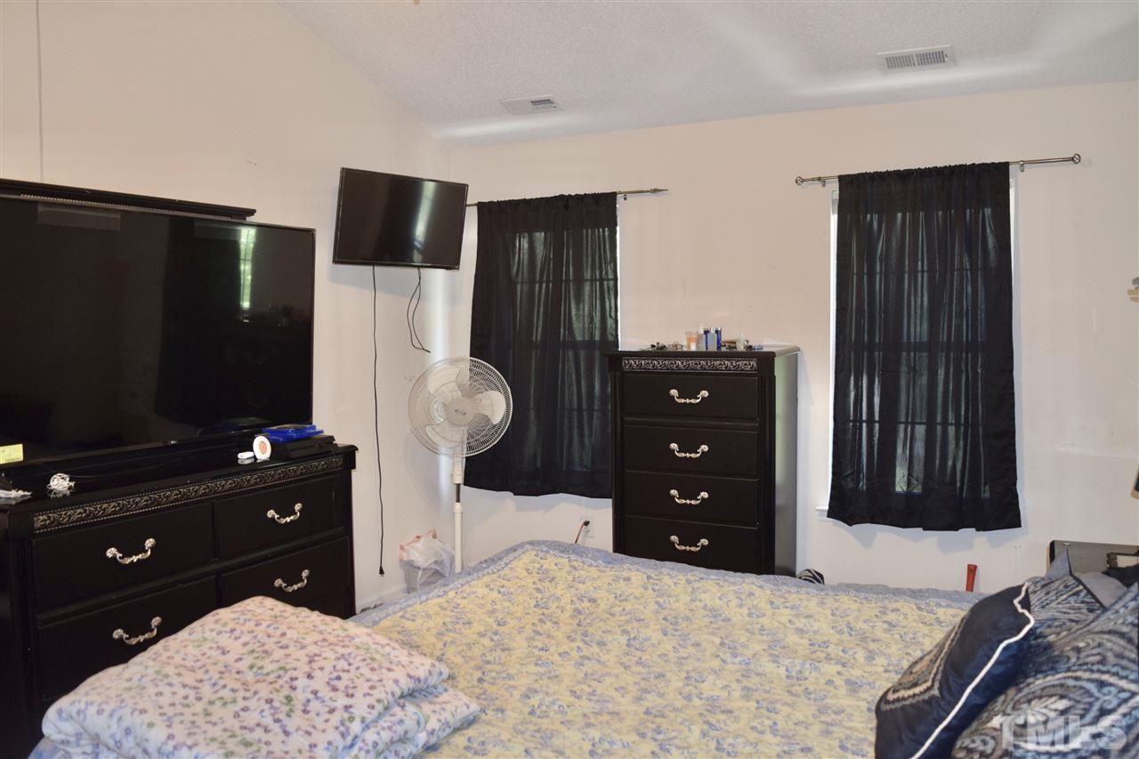 213 Ruby Ridge Road Durham, NC 27703 - Photo 8 of 26 Gallery Image 8