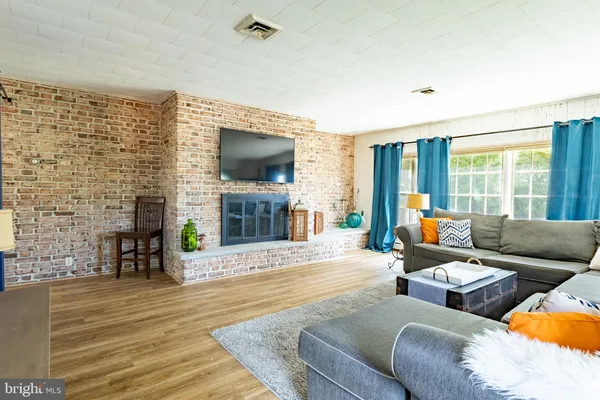 $569,900 | 1621 Howard Avenue, Pottsville, PA 17901