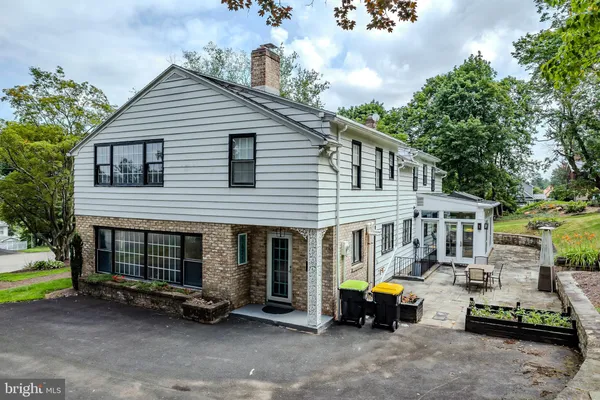 $569,900 | 1621 Howard Avenue, Pottsville, PA 17901