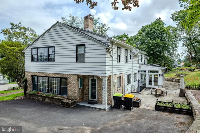 $674,900 | 1621 Howard Avenue, Pottsville, PA 17901