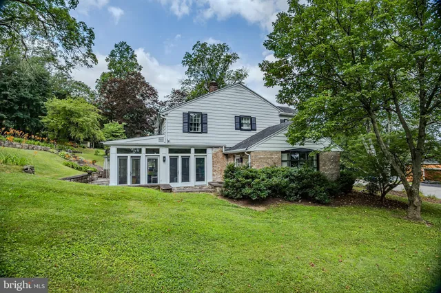 $674,900 | 1621 Howard Avenue, Pottsville, PA 17901