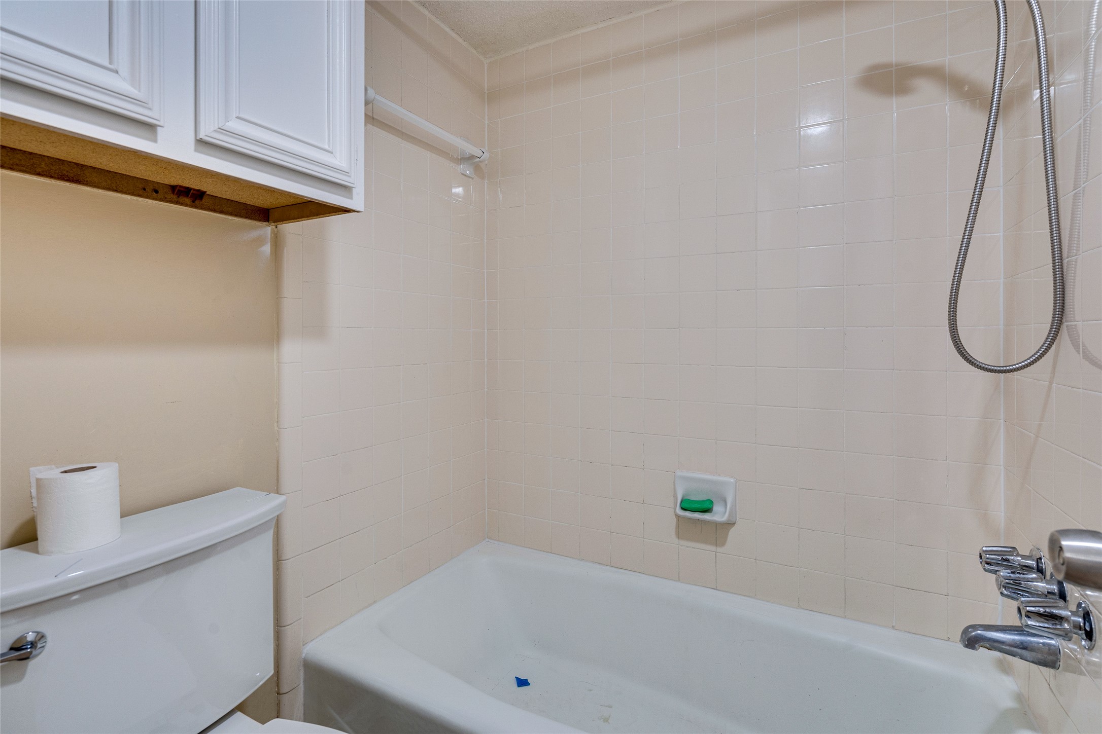 1808 Rio Grande Street, Unit 6 Austin, TX 78701 - Photo 22 of 29 Full bath with shower / bath combination