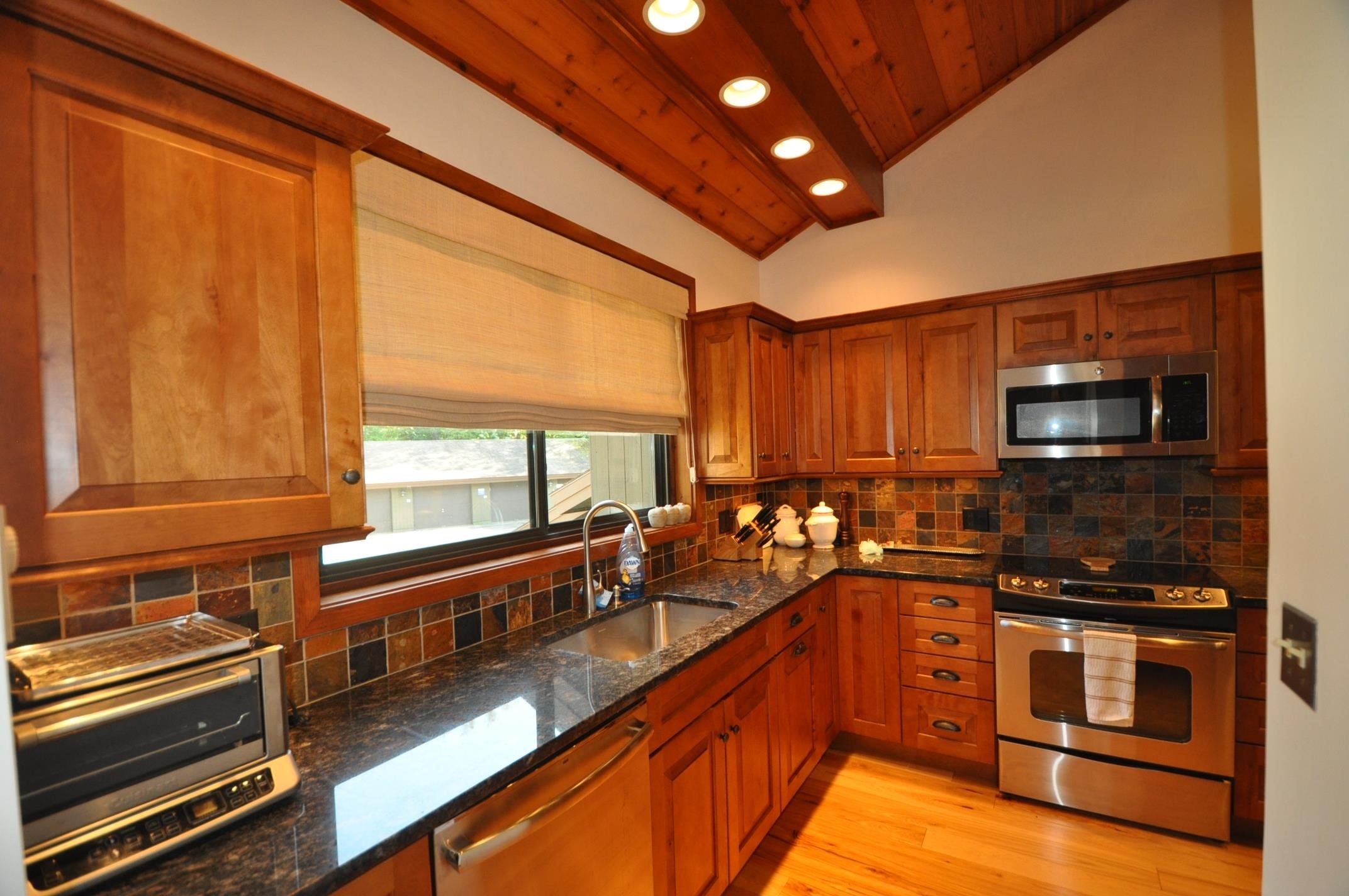 55 Murray Hill Woods Road, Unit 49 Manchester, VT 05255 - Photo 11 of 57