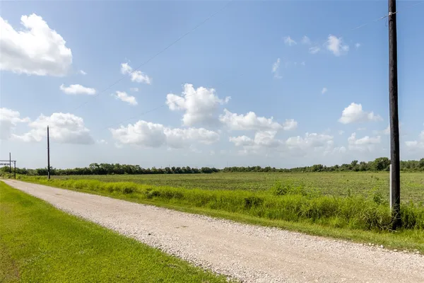 $305,000 | 5272 Cr 160 Alvin Tx 77511, Alvin, TX 77511