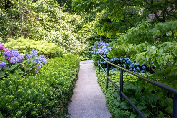 $525,000 | 2727 Palisade Avenue, Unit 9B | Spuyten Duyvil
