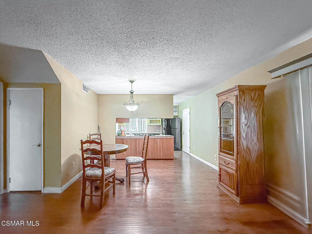 1191 Roldan Avenue Simi Valley, CA 93065 - Photo 8 of 29 cFamily and Dining2