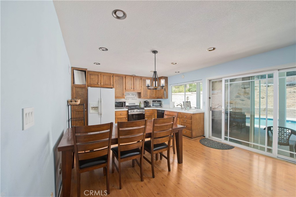 29262 Florabunda Road Canyon Country, CA 91387 - Photo 8 of 27 a view of a dining room with furniture