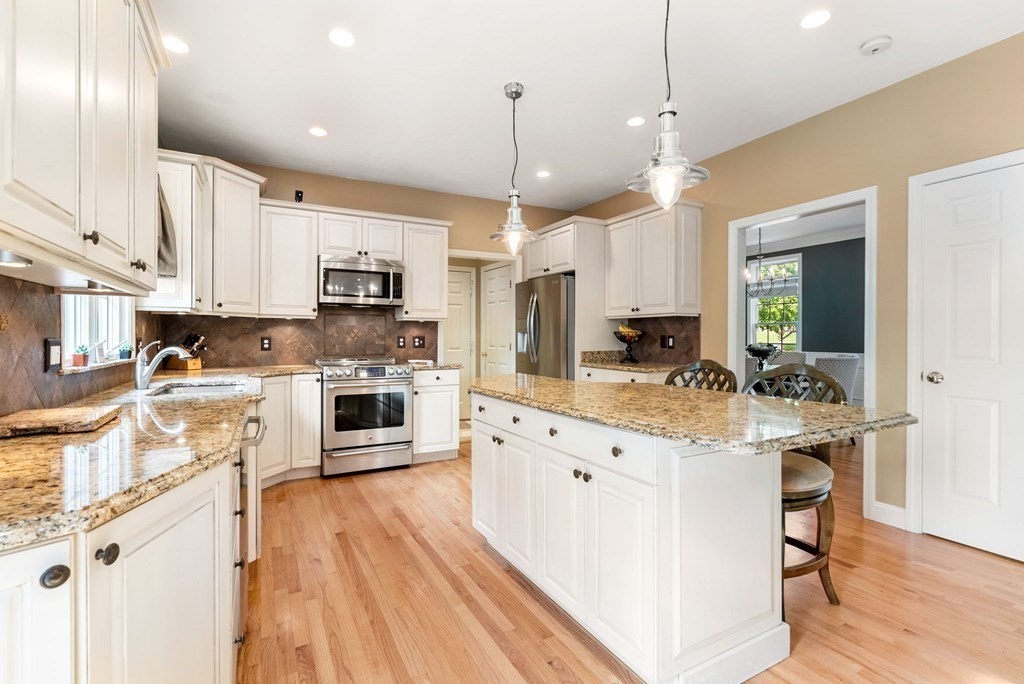20 Breakneck Hill Road Hopkinton, MA 01748 - Photo 7 of 36 Gallery Image 7