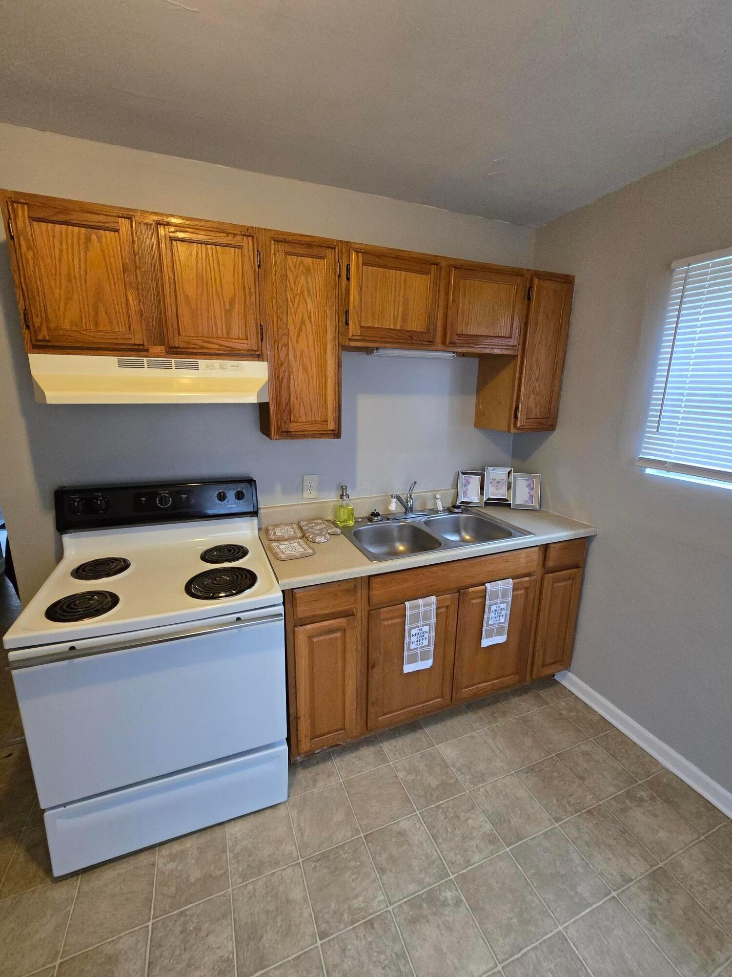 1725 Lancashire Road Columbus, OH 43219 - Photo 14 of 22 20241125_095014
