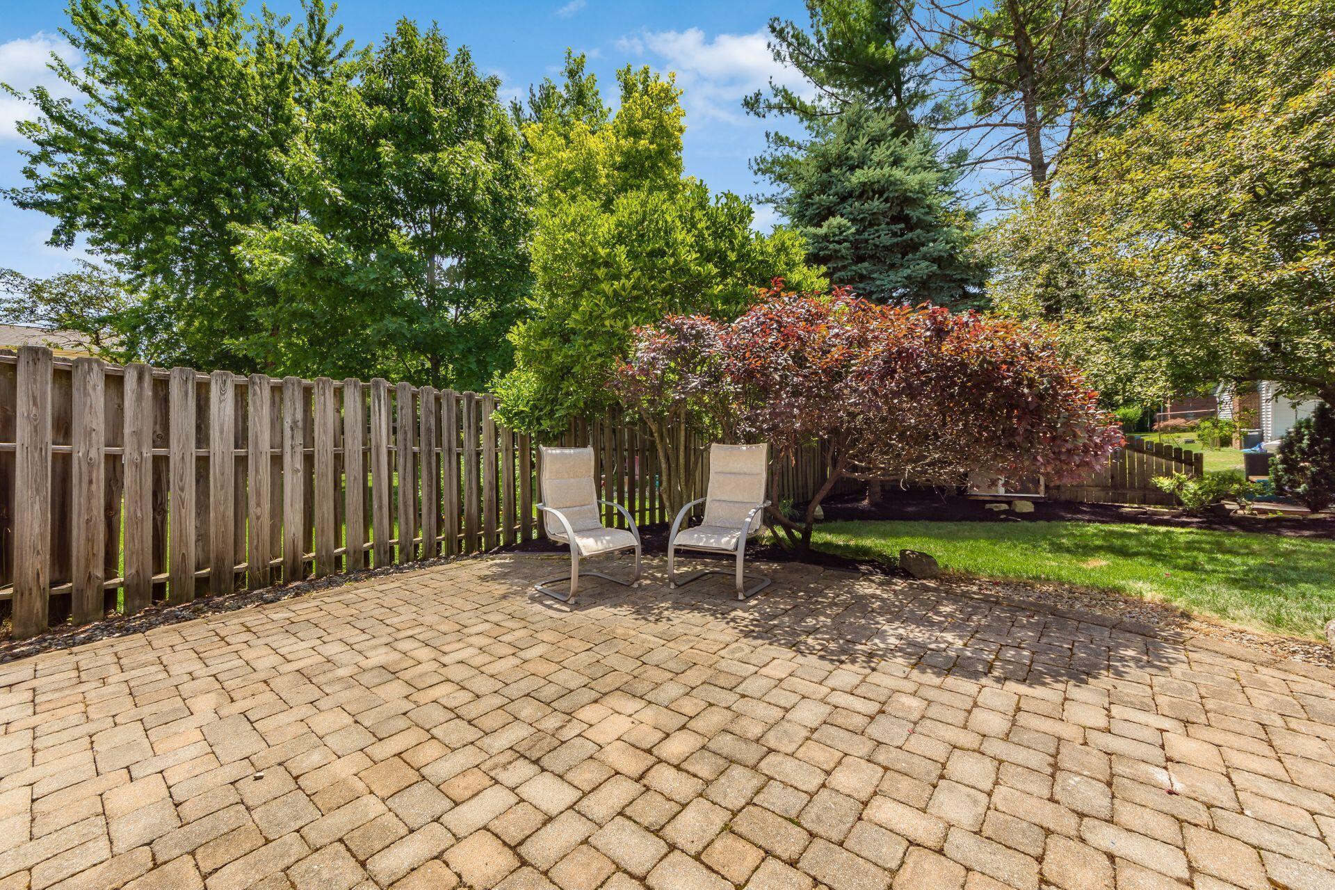 5345 Roscommon Road Dublin, OH 43017 - Photo 40 of 47 Patio