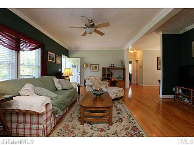 11098 Park Springs Road Ruffin, NC 27326 - Photo 11 of 16 Den/Family/Great Room.