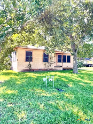 $154,000 | 109 East Heard Street, Ganado, TX 77962