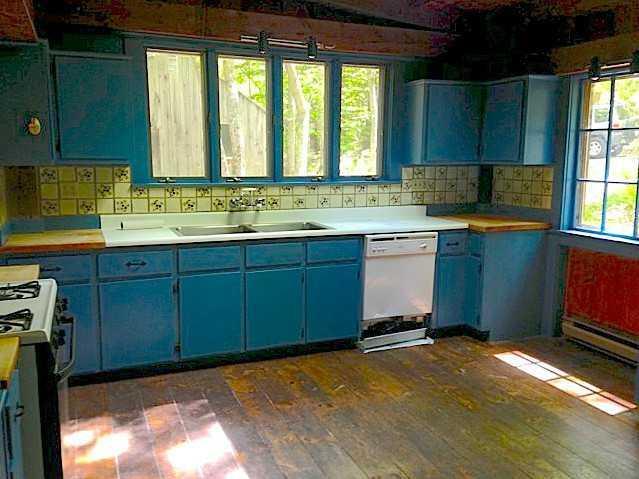 252 Middle Road Edgecomb, ME 04556 - Photo 5 of 19 Kitchen.