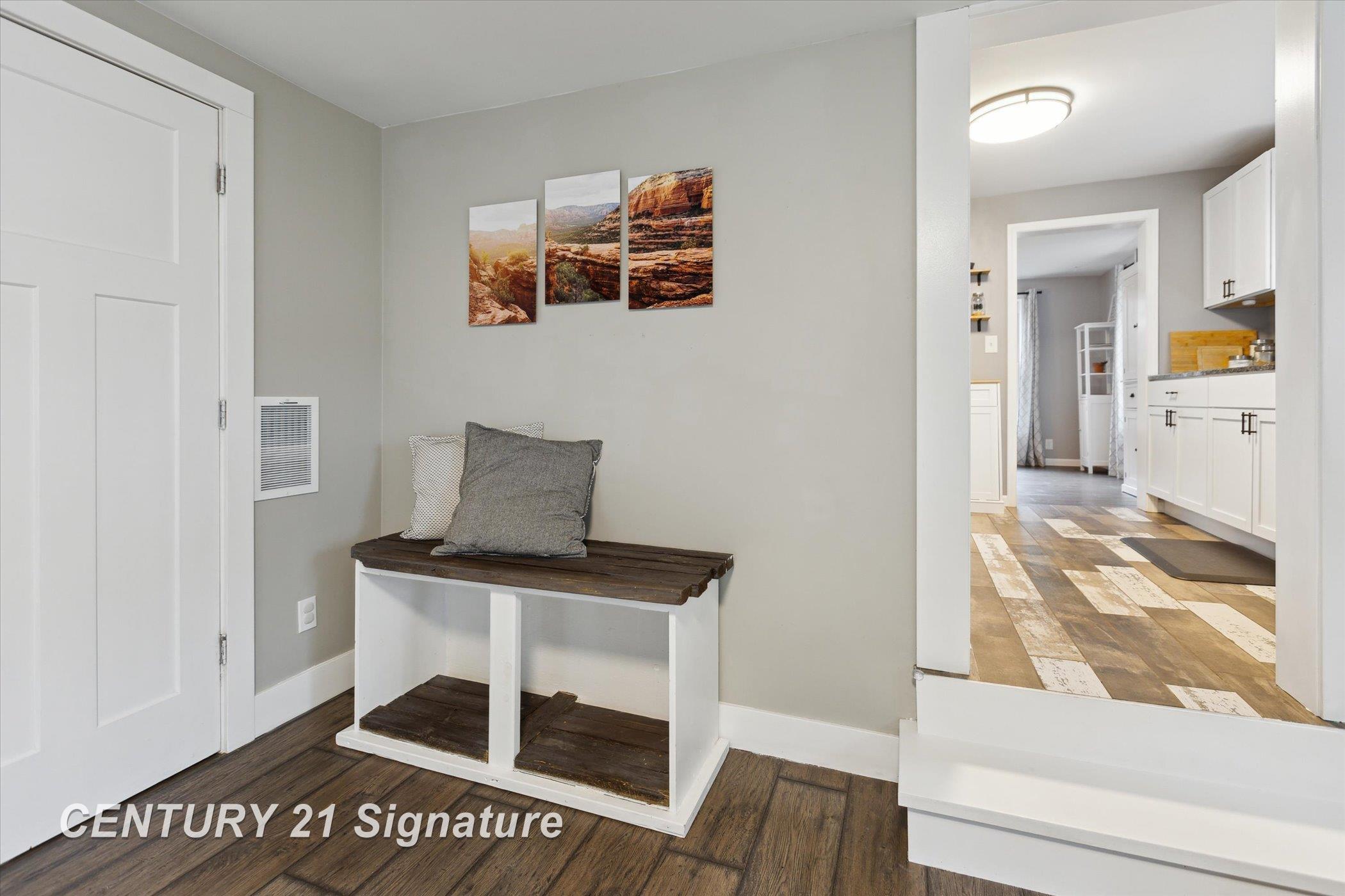 6357 Mackinaw Road Saginaw, MI 48604 - Photo 11 of 46 50181088-4c1d9783-9438-4d80-bd6c-65815c115398.JPG