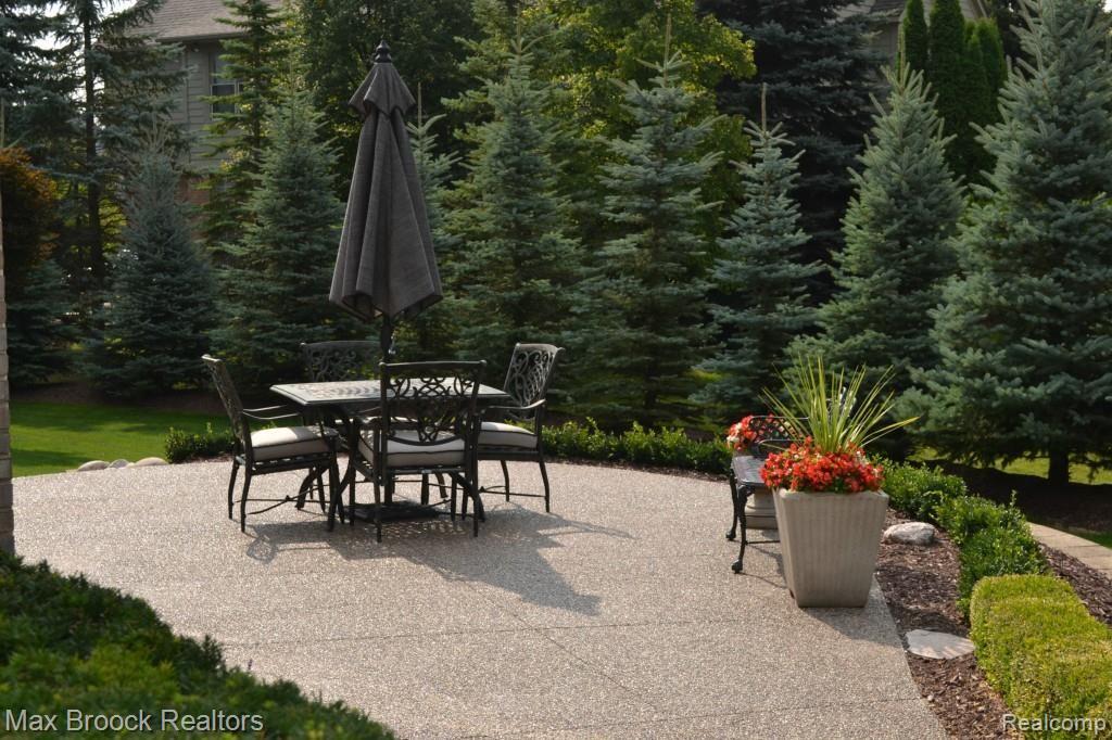 3077 Mapleridge Court Rochester Hills, MI 48309 - Photo 13 of 49