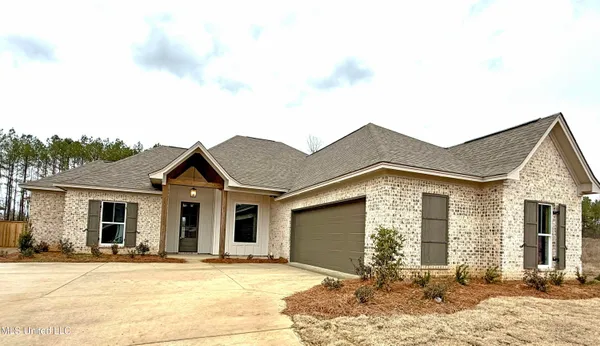$368,500 | 215 Wethersfield Drive, Florence, MS 39073