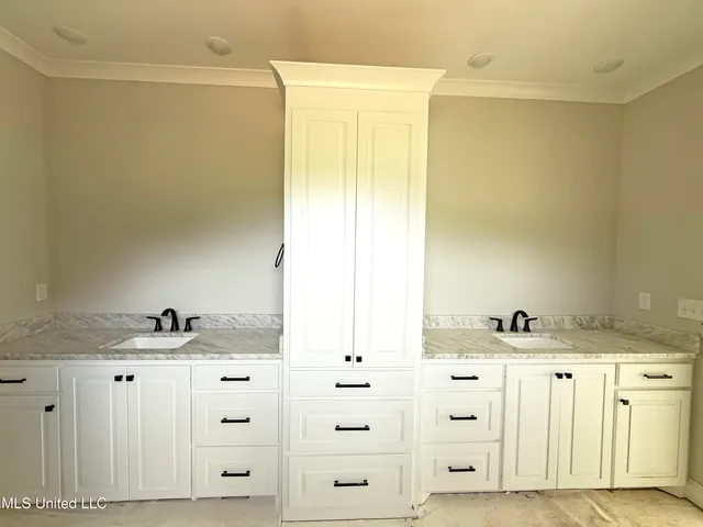 $368,500 | 215 Wethersfield Drive, Florence, MS 39073