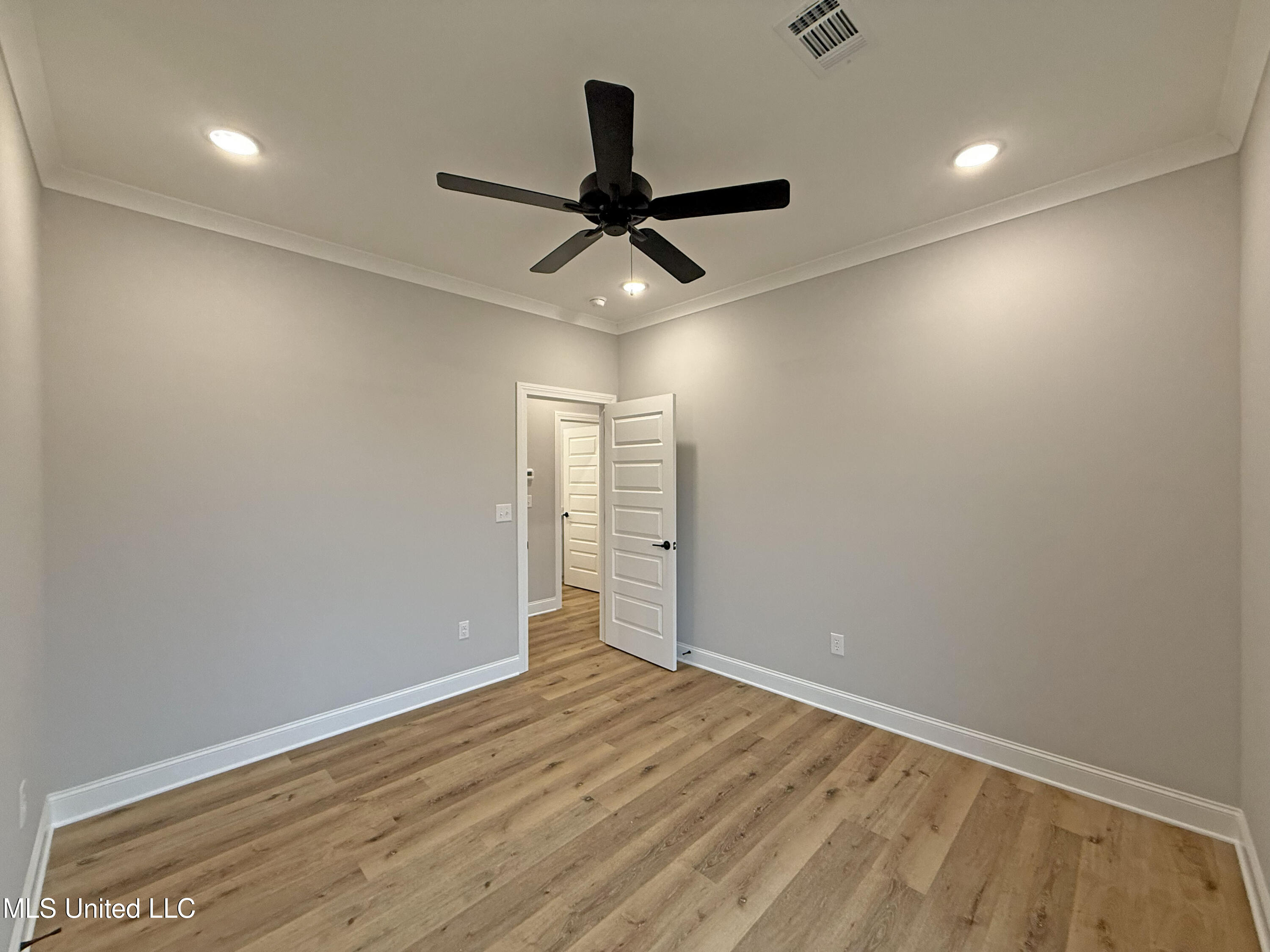 215 Wethersfield Drive Florence, MS 39073 - Photo 18 of 30 IMG_4544