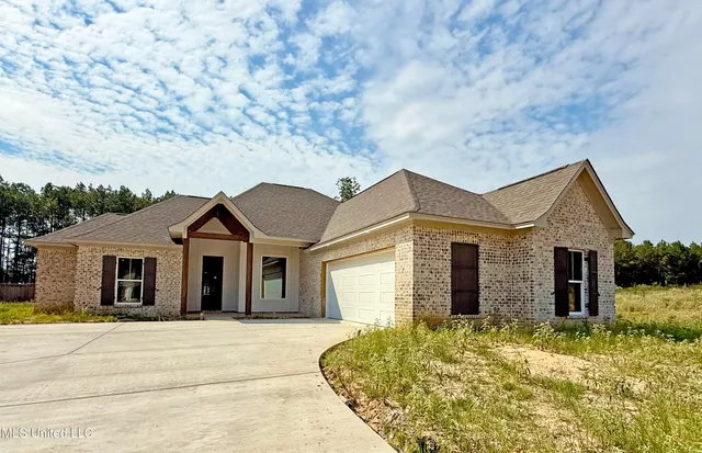 $368,500 | 215 Wethersfield Drive, Florence, MS 39073