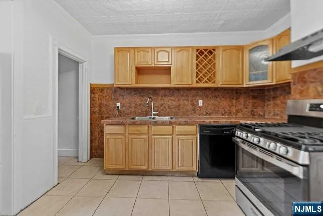 $575,000 | 176 North 16th Street, East Orange, NJ 07017