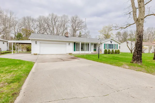 $285,000 | 4236 West White Lake Drive, Whitehall, MI 49461