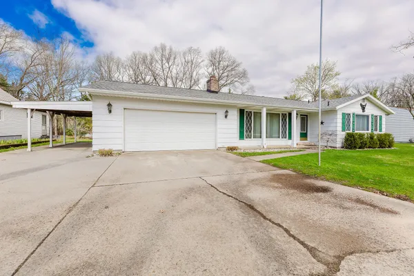 $285,000 | 4236 West White Lake Drive, Whitehall, MI 49461