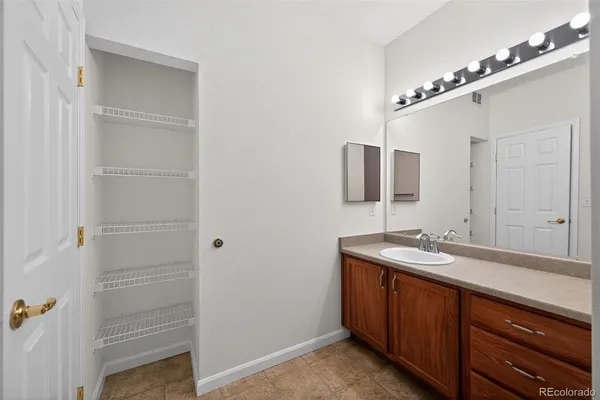 $325,000 | 5733 North Gibralter Way, Unit 3306, Aurora, CO 80019