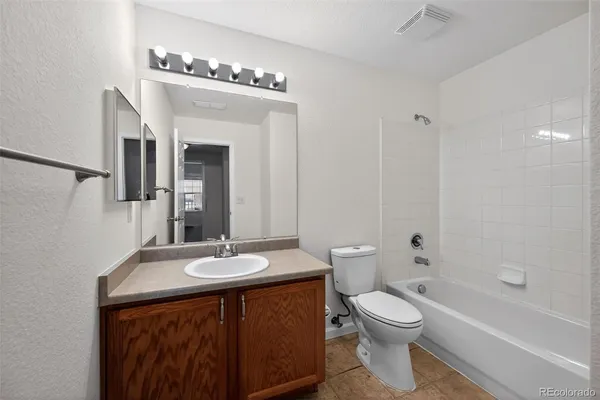 $325,000 | 5733 North Gibralter Way, Unit 3306, Aurora, CO 80019