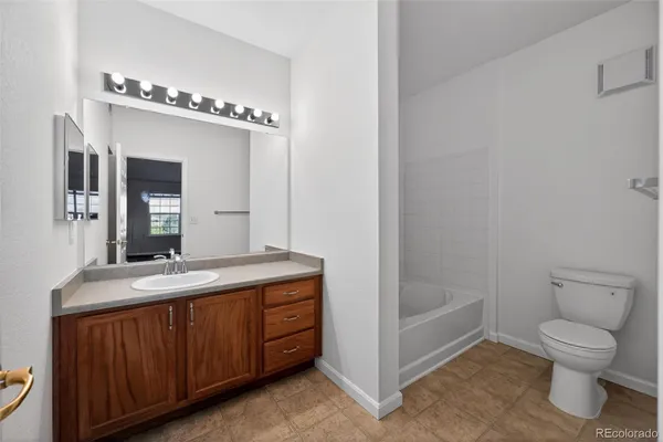 $325,000 | 5733 North Gibralter Way, Unit 3306, Aurora, CO 80019