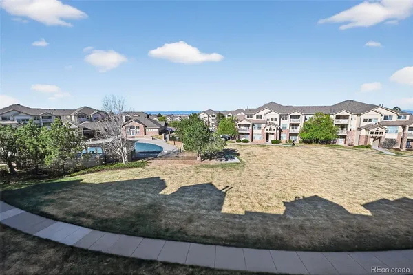 $325,000 | 5733 North Gibralter Way, Unit 3306, Aurora, CO 80019