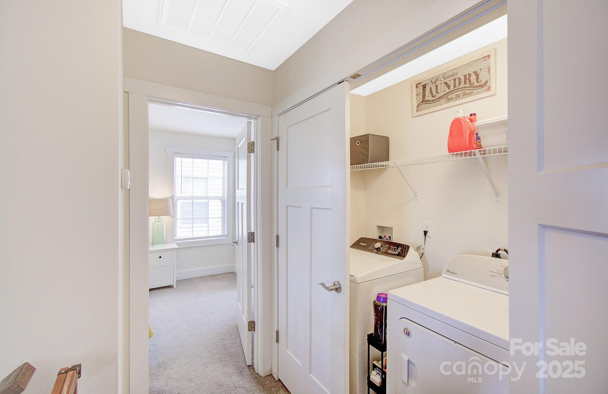 689 Cardwell Lane Fletcher, NC 28732 - Photo 34 of 39 a bathroom with a sink and a mirror
