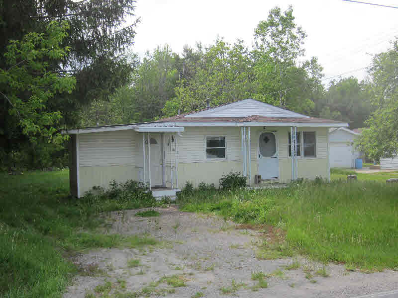 3186 South Grove Street Standish, MI 48658 - Photo 1 of 1