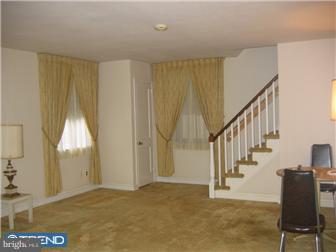 497 Wheatsheaf Road Springfield, PA 19064 - Photo 5 of 12 Living Room
