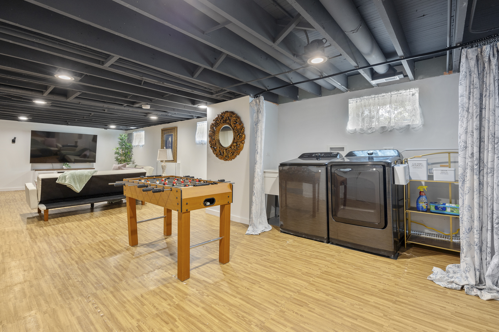 300 Geneva Road Glen Ellyn, IL 60137 - Photo 28 of 41 a living room with stainless steel appliances kitchen island granite countertop a large kitchen island a stove a refrigerator and a sink