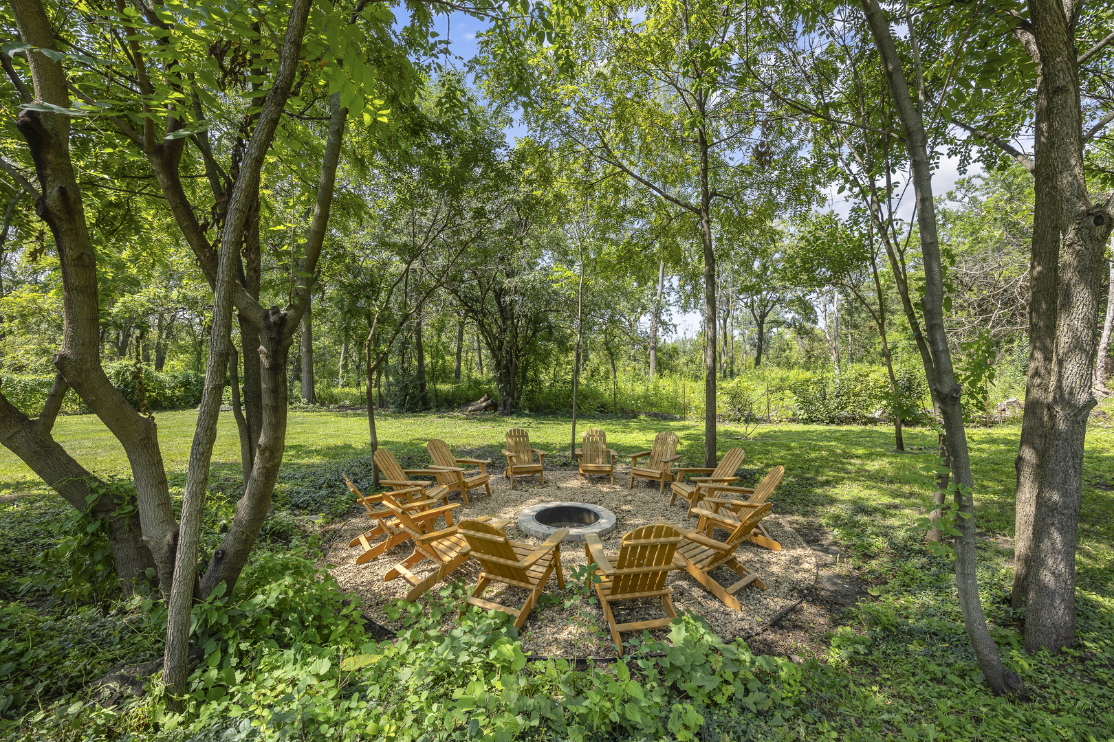 300 Geneva Road Glen Ellyn, IL 60137 - Photo 33 of 41 a view of a backyard with a garden